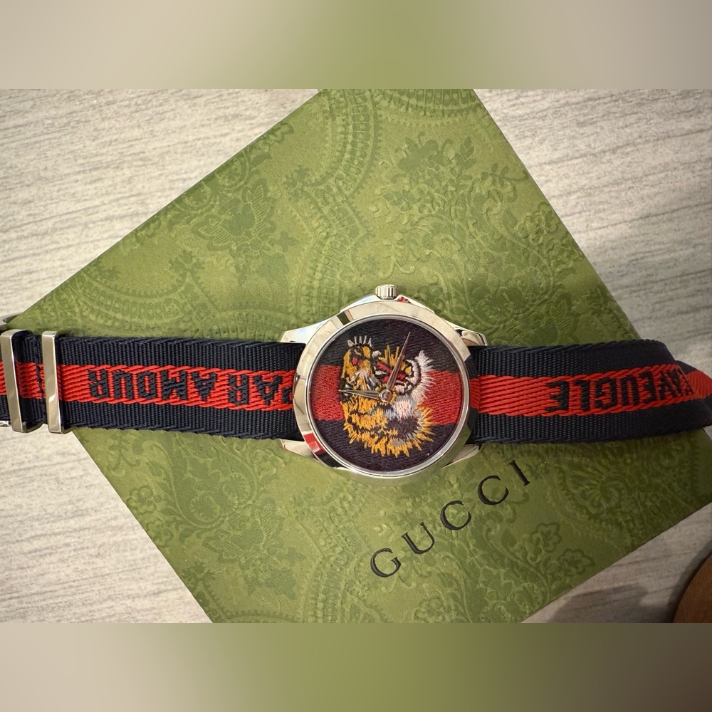 Men’s Gucci tiger watch - Picture 4 of 7